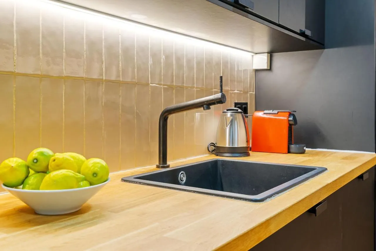 Apartment Quiet Gem With Jacuzzi In The City Center Barcelona