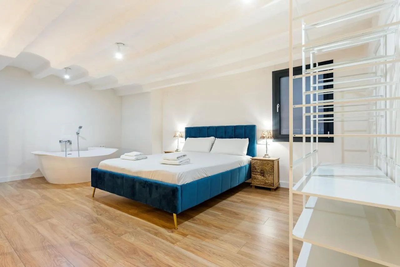 Quiet Gem With Jacuzzi In The City Center Barcelona Spain