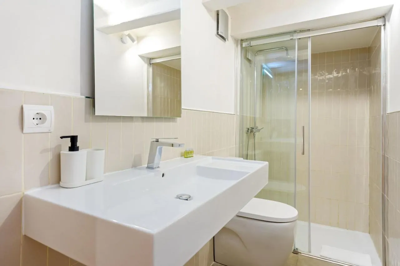 Quiet Gem With Jacuzzi In The City Center Barcelona Spain