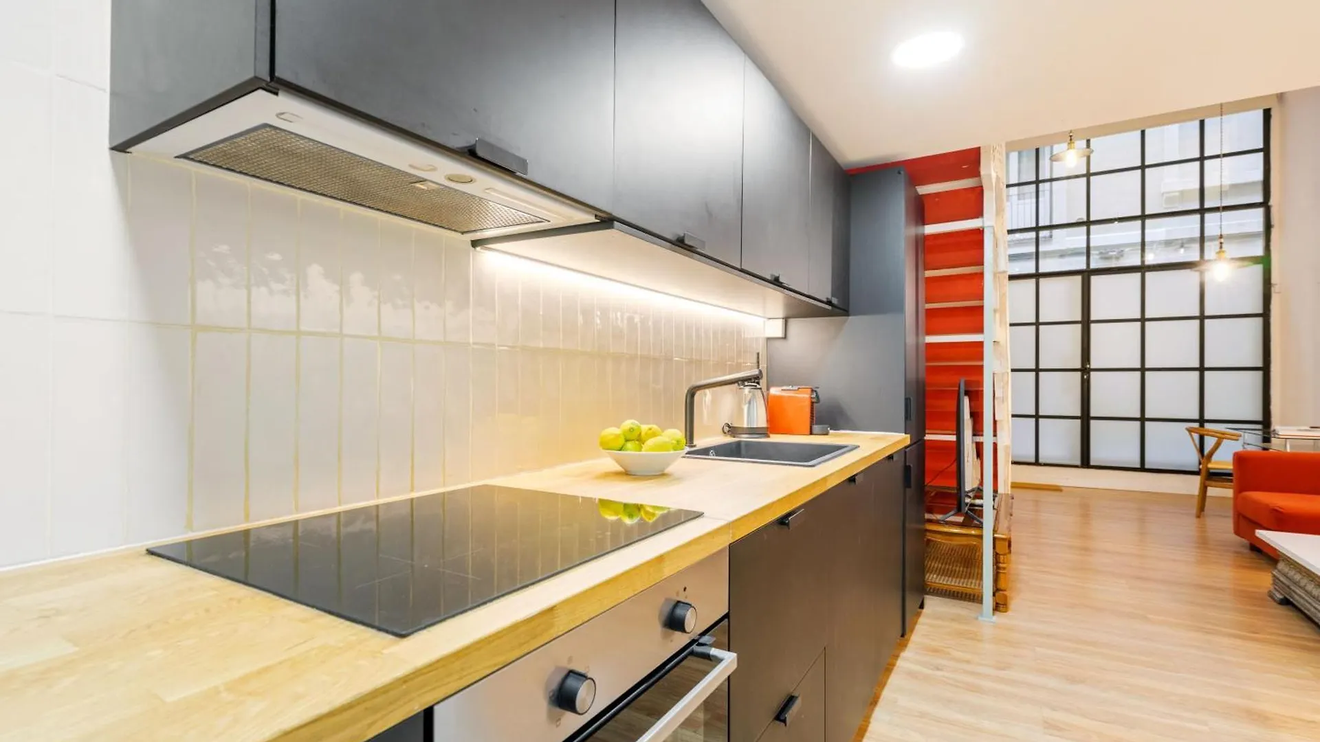 Quiet Gem With Jacuzzi In The City Center Barcelona Apartment