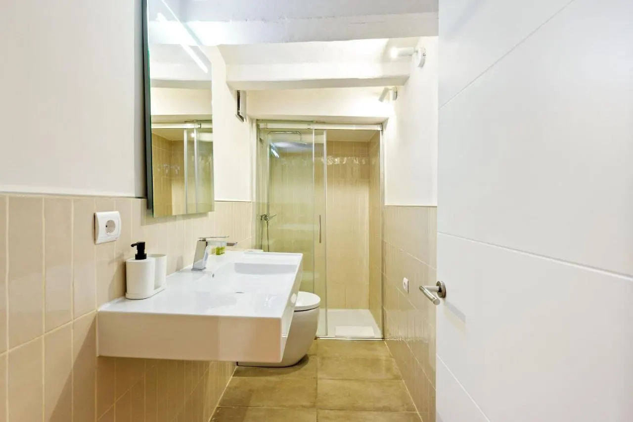 Apartment Quiet Gem With Jacuzzi In The City Center Barcelona Spain